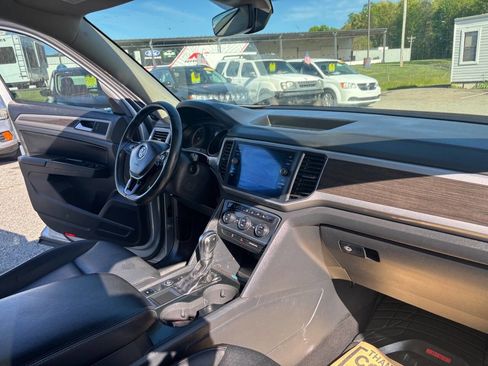 Used 2019 Volkswagen Atlas SE image 19