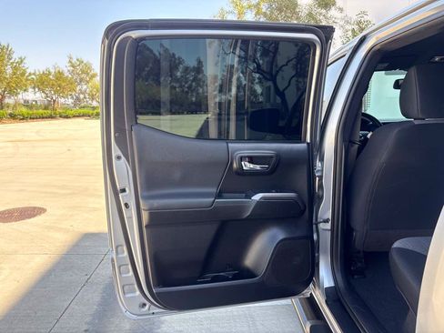 Used 2021 Toyota Tacoma TRD Off-Road w/ Technology Package RWD image 11