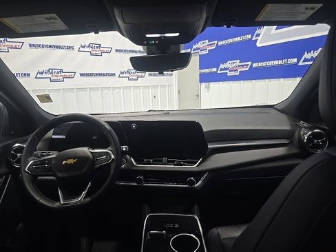 Used 2025 Chevrolet Equinox LT w/ Convenience Package II image 25