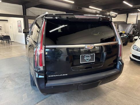 Used 2016 Cadillac Escalade ESV Premium AWD/4WD image 7
