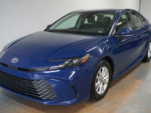Used 2025 Toyota Camry LE image 1