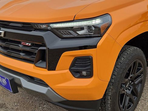 Used 2025 Chevrolet Colorado Z71 w/ Technology Package image 9