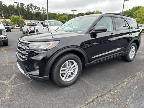 New 2026 Ford Explorer Active RWD image 7