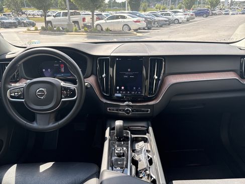 Used 2023 Volvo XC60 B5 Plus AWD/4WD image 29
