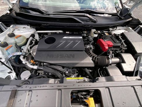 Used 2024 Nissan Rogue SL w/ SL Premium Package image 10