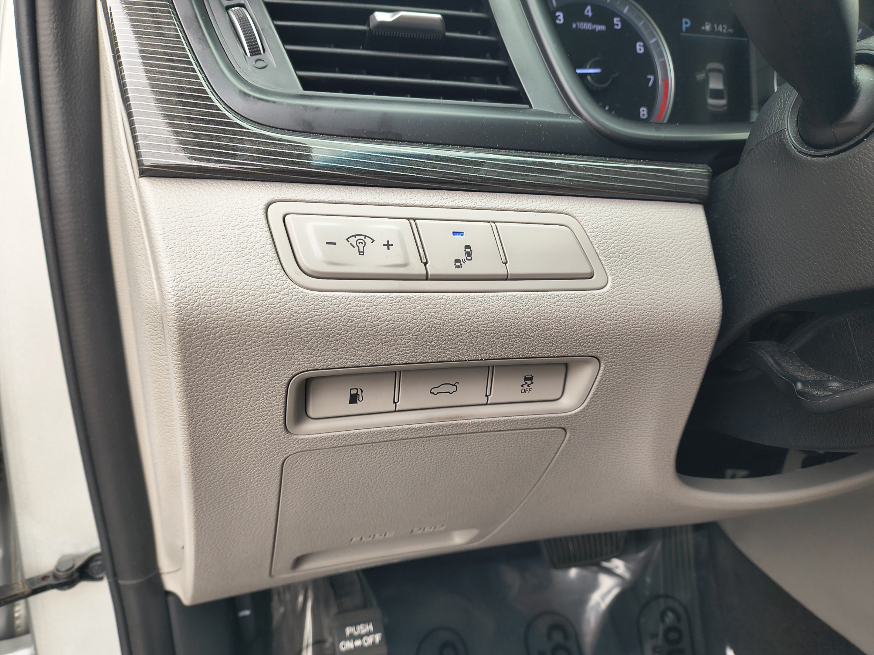 Used 2018 Hyundai Sonata Limited FWD image 27