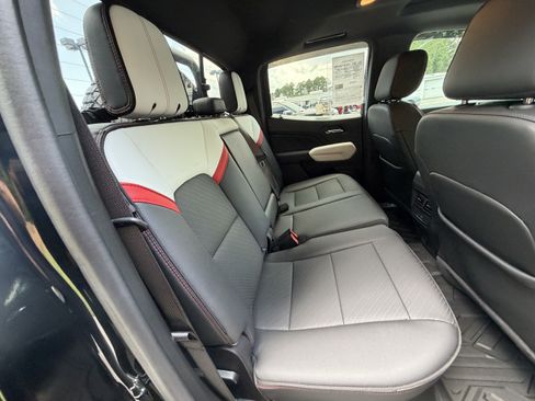 Used 2024 GMC Canyon AT4X w/ AT4X AEV Edition AWD/4WD image 17