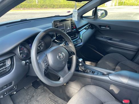 Used 2019 Toyota C-HR LE image 10