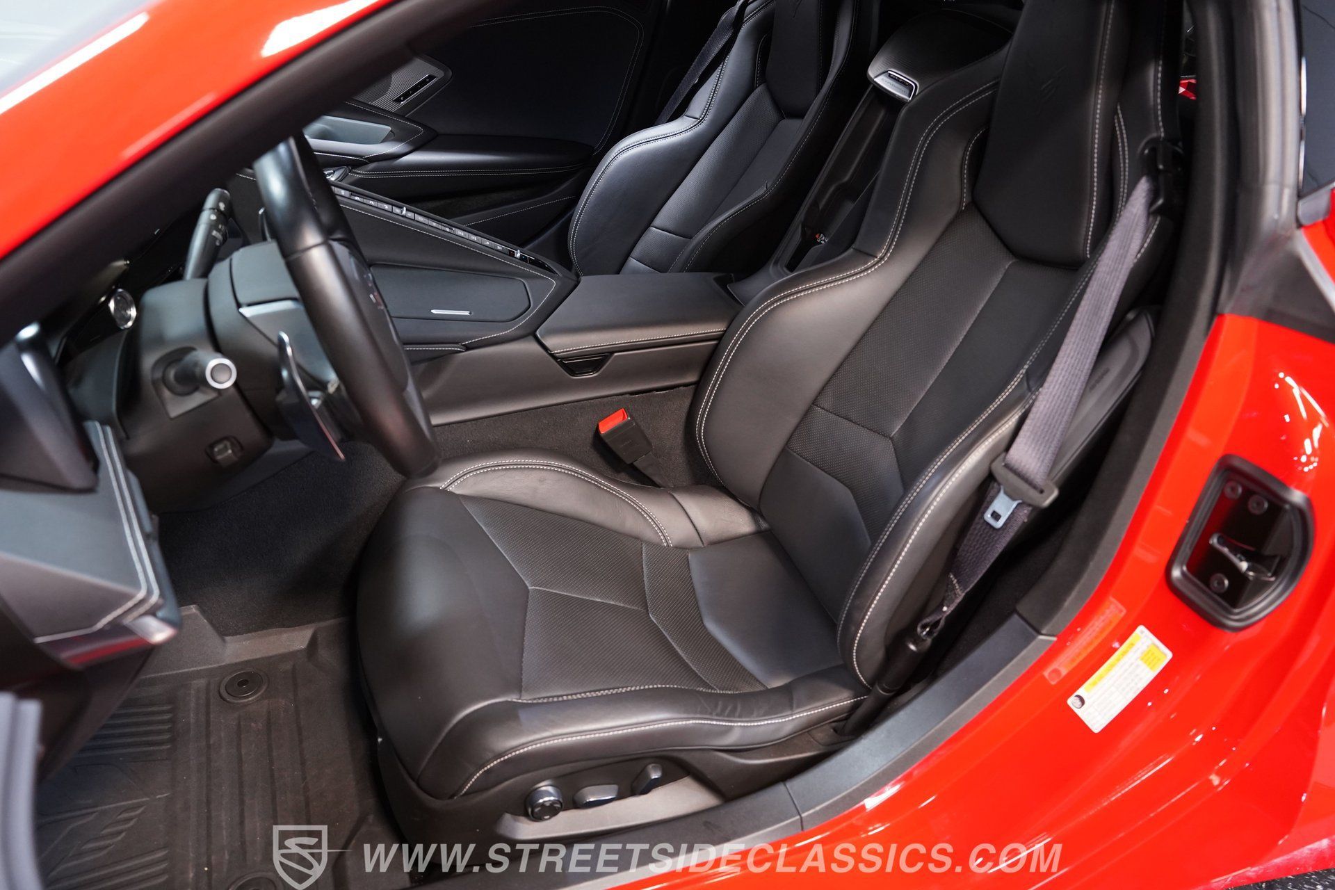 Used 2021 Chevrolet Corvette Stingray Preferred Cpe w/ Z51 Performance Package RWD image 38