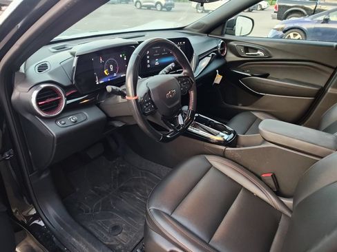 Used 2024 Chevrolet Trax RS FWD image 7