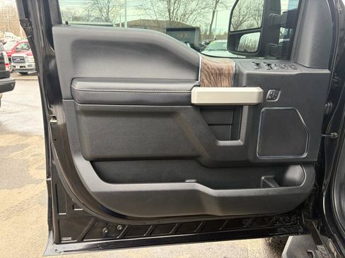 Used 2019 Ford F250 Lariat w/ Lariat Ultimate Package image 25