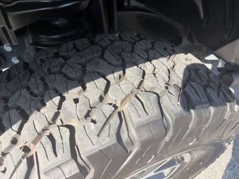 Used 2025 Jeep Wrangler Unlimited Rubicon AWD/4WD image 26