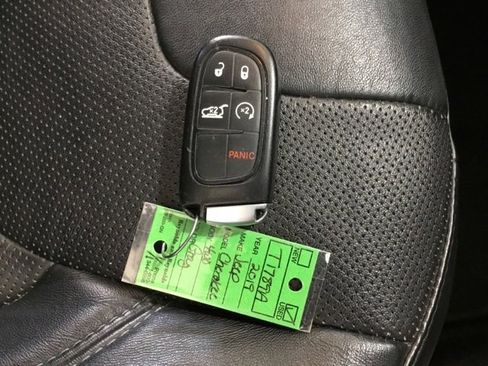 Used 2019 Jeep Cherokee Limited image 52