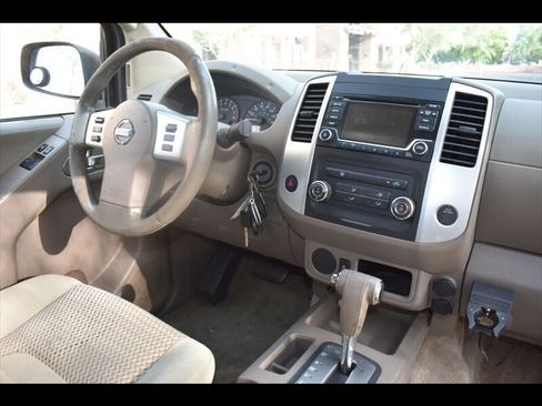 Used 2016 Nissan Frontier SV RWD image 35