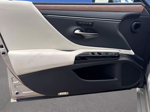 New 2025 Lexus ES 350 w/ Premium Package image 15