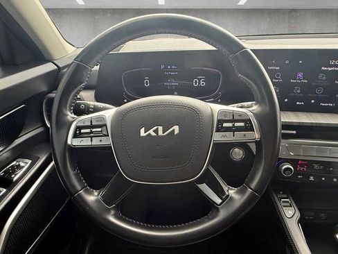 Used 2023 Kia Telluride EX w/ EX Captain's Chair Package FWD image 21