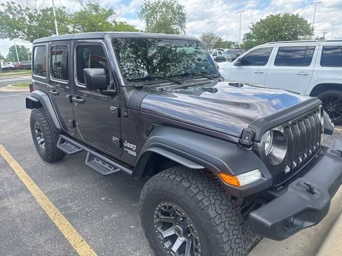 Used 2018 Jeep Wrangler Unlimited Sport S AWD/4WD image 2