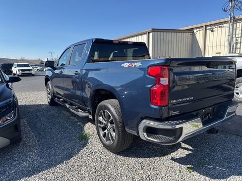 Used 2022 Chevrolet Silverado 1500 LT AWD/4WD image 7