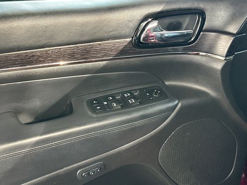 Used 2019 Jeep Grand Cherokee High Altitude image 18