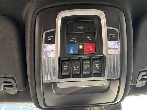 Used 2022 RAM 1500 Laramie AWD/4WD image 13