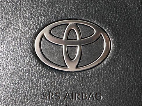 Used 2025 Toyota Grand Highlander AWD image 23