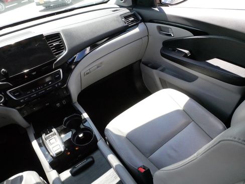 Certified 2021 Honda Pilot Touring image 11