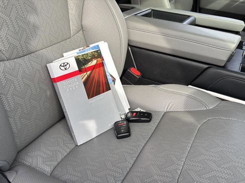 Used 2024 Toyota Tundra Limited image 10
