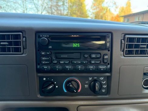 Used 2000 Ford F250 Lariat image 19