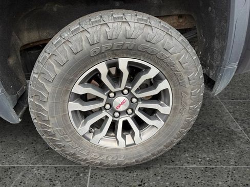 Used 2021 GMC Sierra 1500 AT4 w/ AT4 Preferred Package AWD/4WD image 14