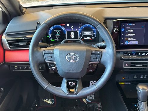 Used 2025 Toyota Camry XSE FWD image 15