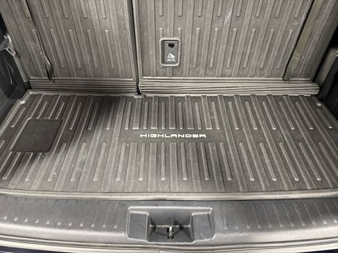 Used 2021 Toyota Highlander Platinum AWD/4WD image 27