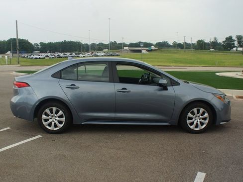 Used 2024 Toyota Corolla LE FWD image 19