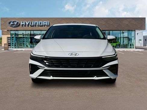 New 2025 Hyundai Elantra Limited FWD image 12