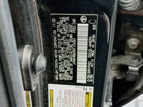 Used 2021 Toyota C-HR LE FWD image 12