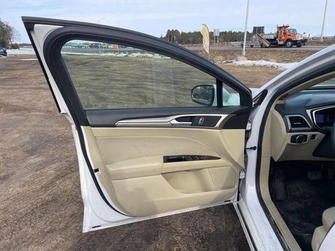 Used 2013 Ford Fusion SE image 22