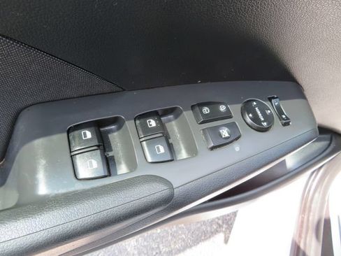 Used 2020 Hyundai Accent SE FWD image 18