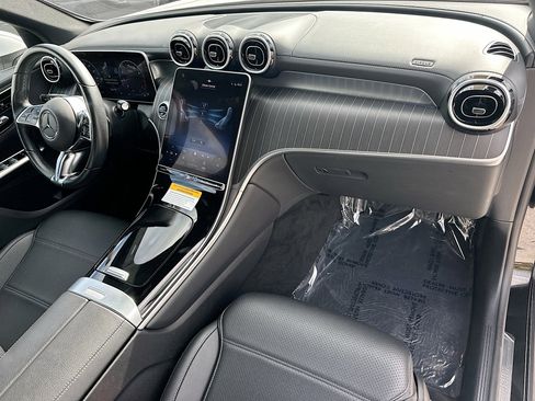 Used 2024 Mercedes-Benz GLC 300 image 32