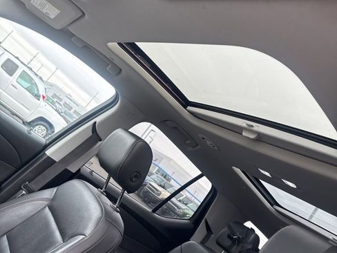 Used 2019 Chevrolet Traverse Premier image 11