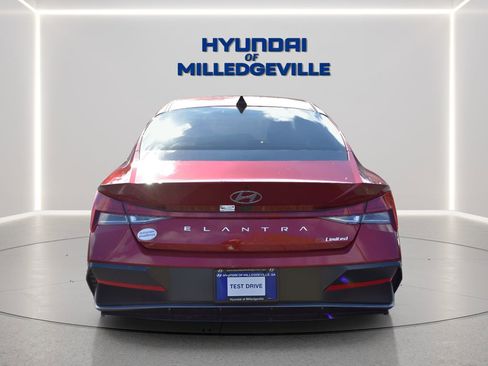 New 2026 Hyundai Elantra Limited FWD image 4