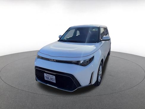 Used 2025 Kia Soul LX w/ LX Technology Package image 7