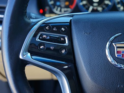 Used 2013 Cadillac XTS Premium image 26