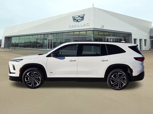 Used 2025 Buick Enclave Sport Touring image 3