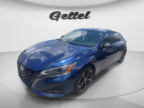 Certified 2023 Nissan Altima 2.5 SR w/ SR Premium Package FWD image 1
