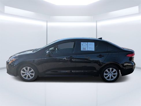 Used 2024 Toyota Corolla LE image 6