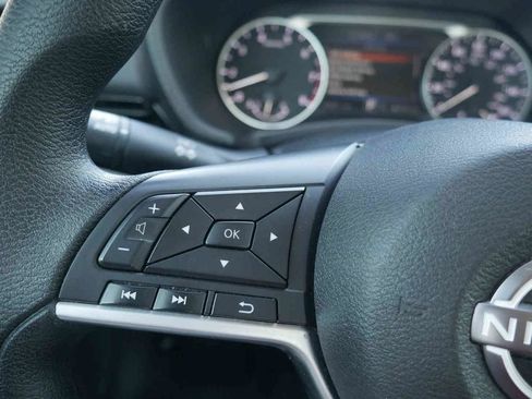 Used 2024 Nissan Sentra SV FWD image 33