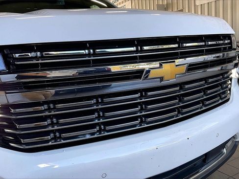Used 2022 Chevrolet Suburban Premier image 29