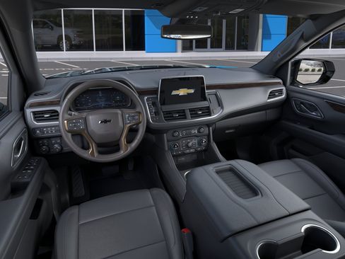Used 2023 Chevrolet Tahoe Z71 w/ Luxury Package AWD/4WD image 39