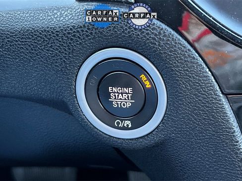 Used 2023 Chrysler 300 S image 32