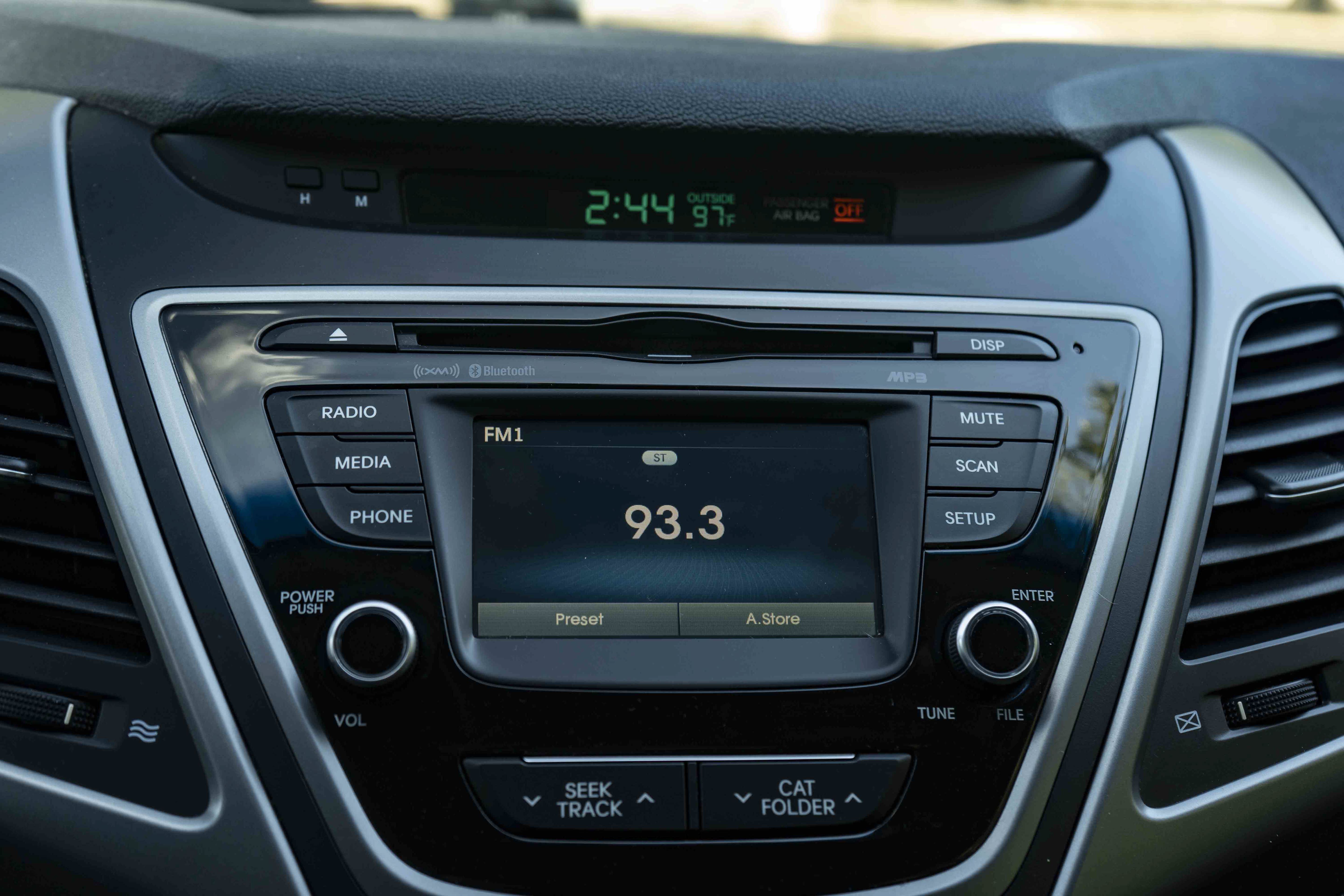 Used 2016 Hyundai Elantra Limited FWD image 29