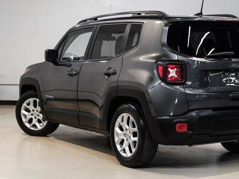 Used 2018 Jeep Renegade Latitude image 13